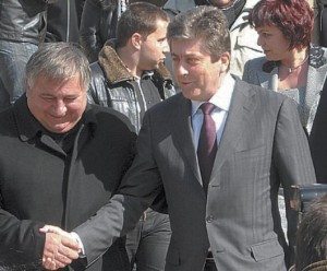 Тома Добрев покрай брат си се запознават с президента Георги Първанов 