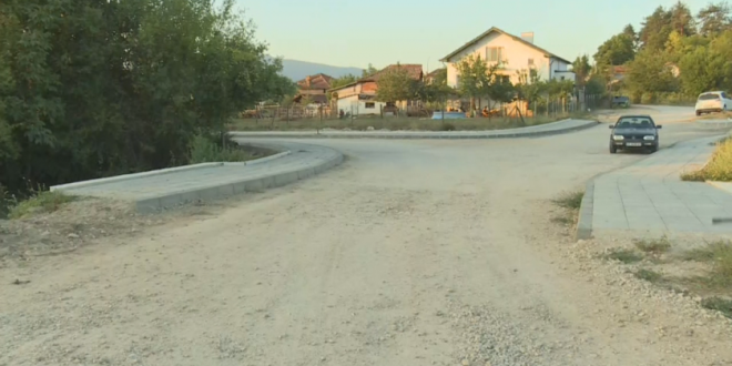 Жителите на Катунци и Златолист алармират за незавършения път между двете  села - ТопПреса