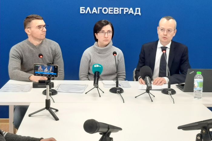 Въпреки че беше изучен и отгледан с парите на ПП ГЕРБ днес сина на Байкушев е пръв опозиционер, неолиберал и борец срещу олигархията.
